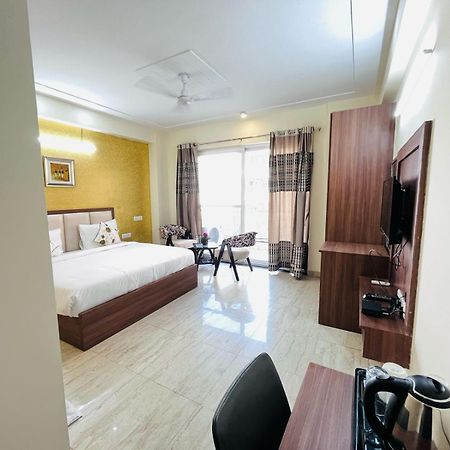 Hotel The Luxe 18 - Golf Course Road Gurgaon Buitenkant foto