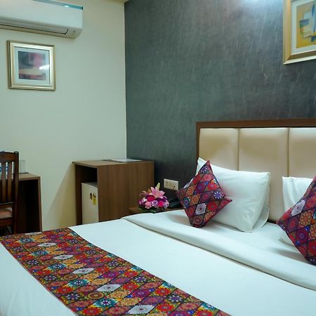 Hotel The Luxe 18 - Golf Course Road Gurgaon Buitenkant foto