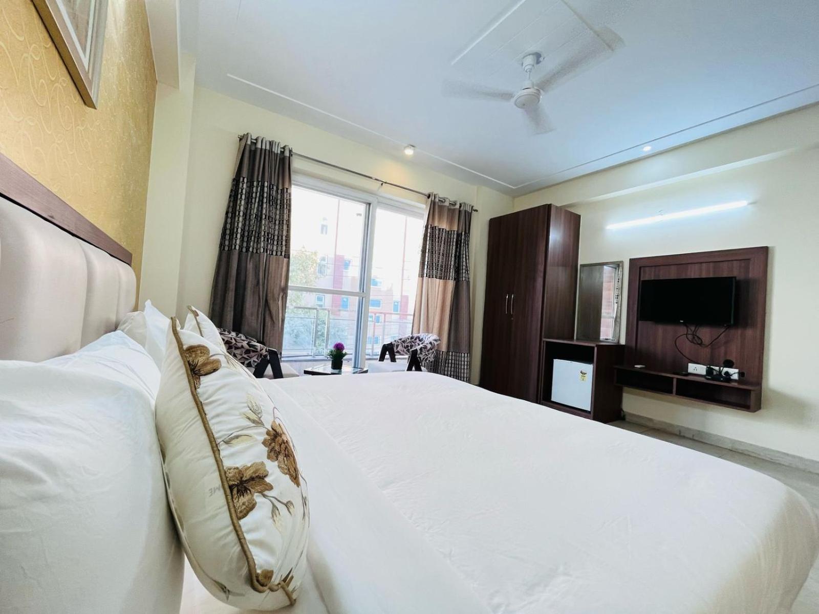 Hotel The Luxe 18 - Golf Course Road Gurgaon Buitenkant foto
