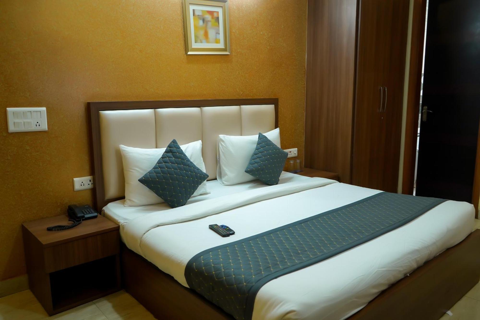 Hotel The Luxe 18 - Golf Course Road Gurgaon Buitenkant foto