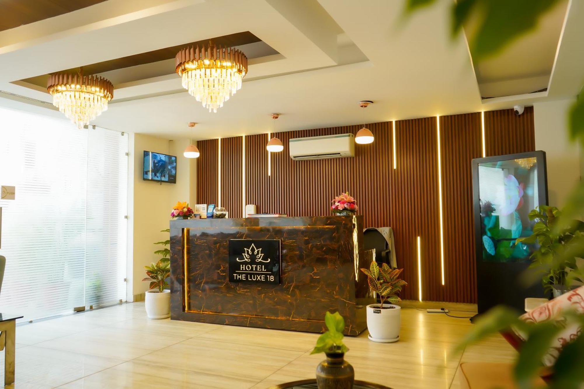 Hotel The Luxe 18 - Golf Course Road Gurgaon Buitenkant foto