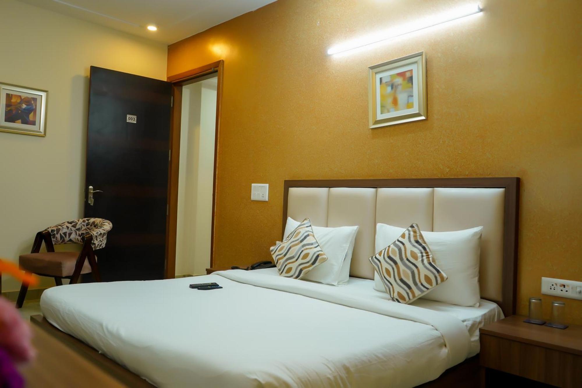 Hotel The Luxe 18 - Golf Course Road Gurgaon Buitenkant foto