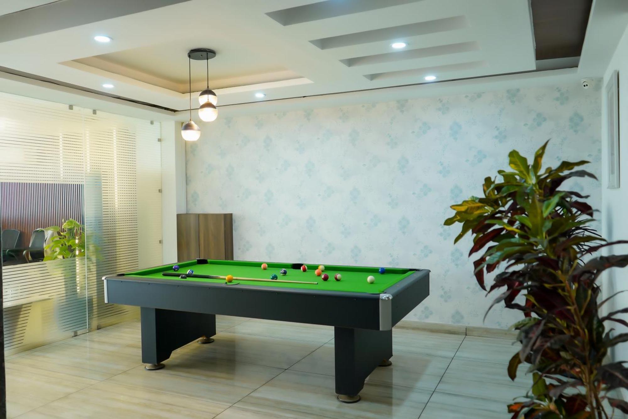 Hotel The Luxe 18 - Golf Course Road Gurgaon Buitenkant foto
