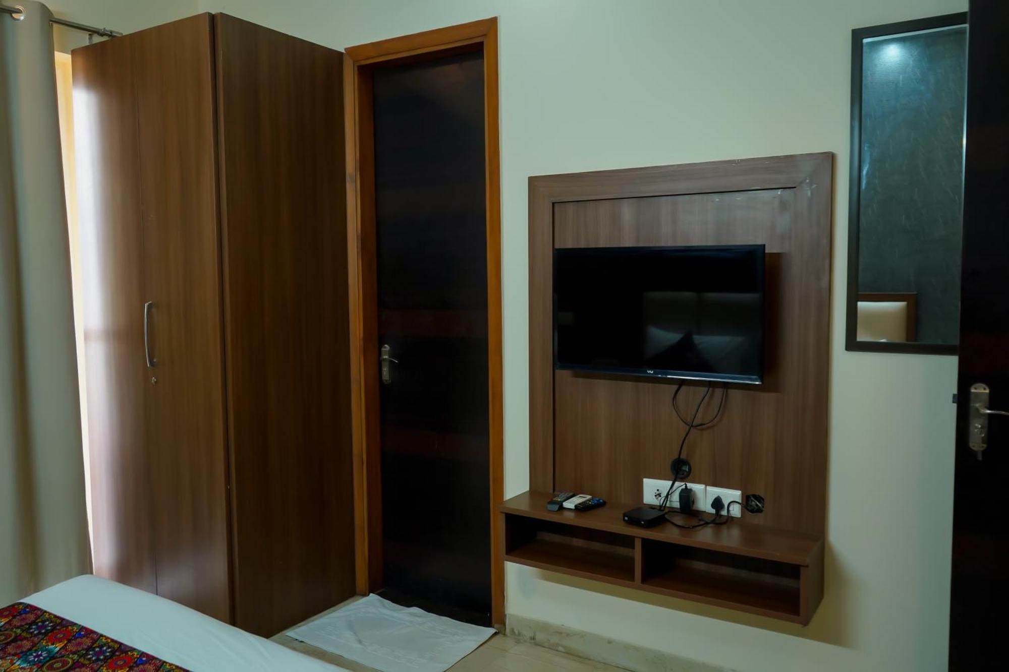 Hotel The Luxe 18 - Golf Course Road Gurgaon Buitenkant foto